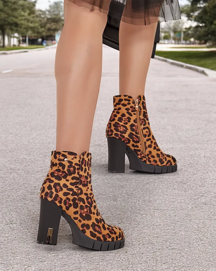 Royalfashion Елегантни дамски ботуши Towir