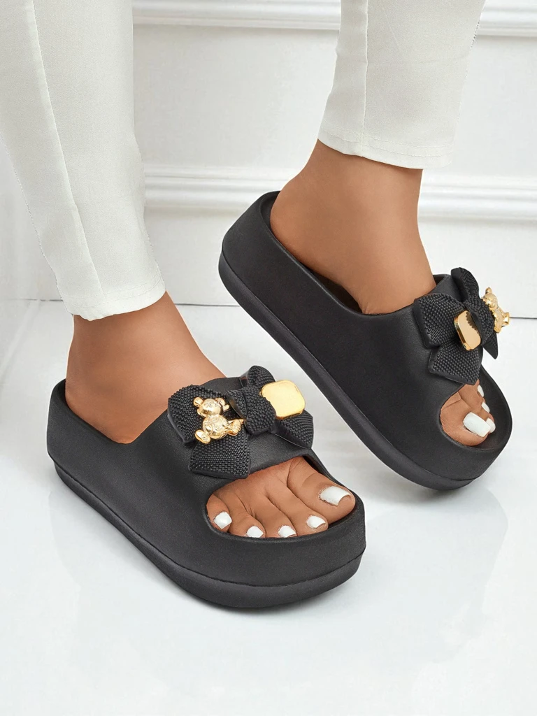 Royalfashion Дамски джапанки от гума с декоративна панделка Alday