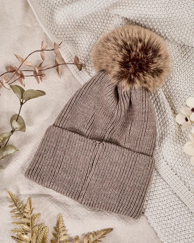 Дамска зимна шапка Royalfashion с помпон