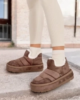 светлокафяв