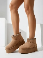 светлокафяв