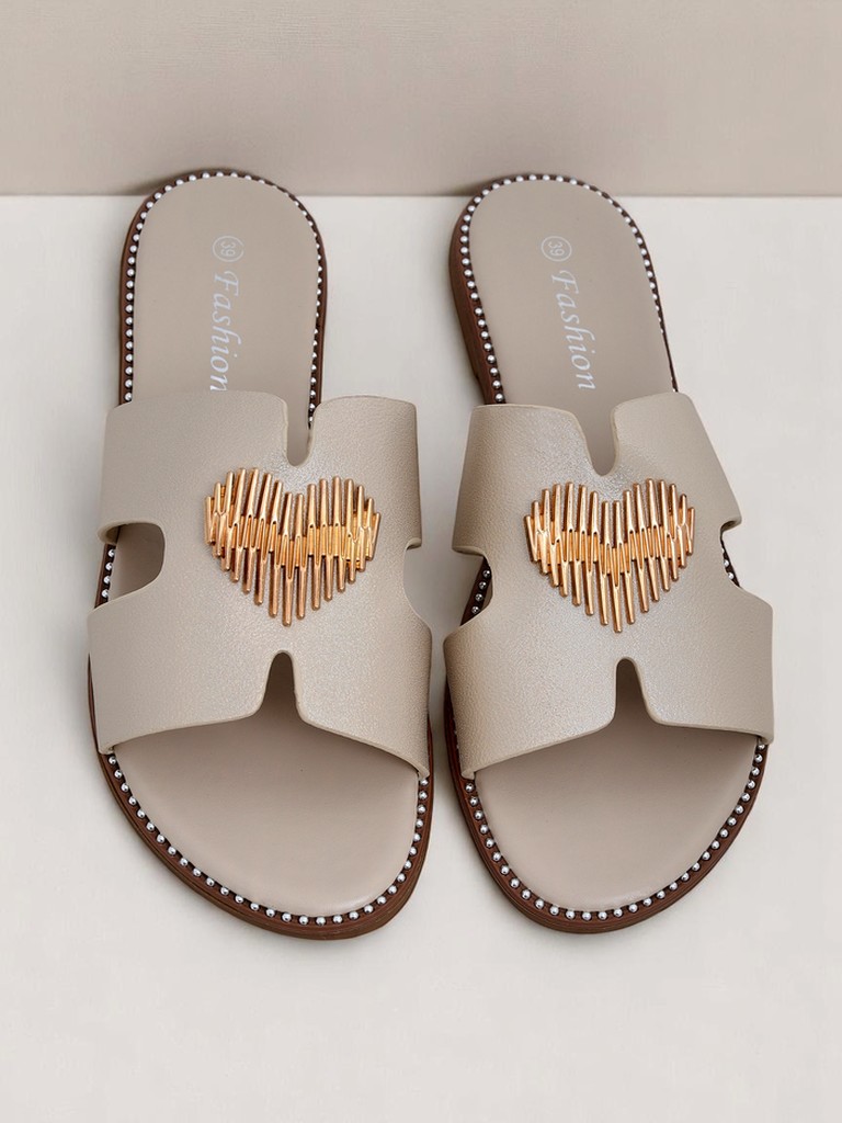 Royalfashion Дамски чехли на равна подметка Heart Chic