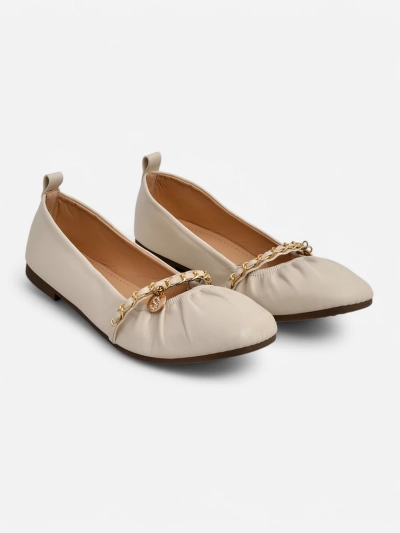 Дамски балеринки Aelia бежови от еко кожа с декоративна верижка ITALIA