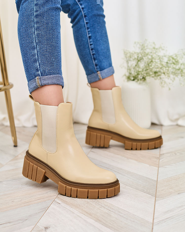 Royalfashion Бежови дамски ботуши с масивна подметка Eferope