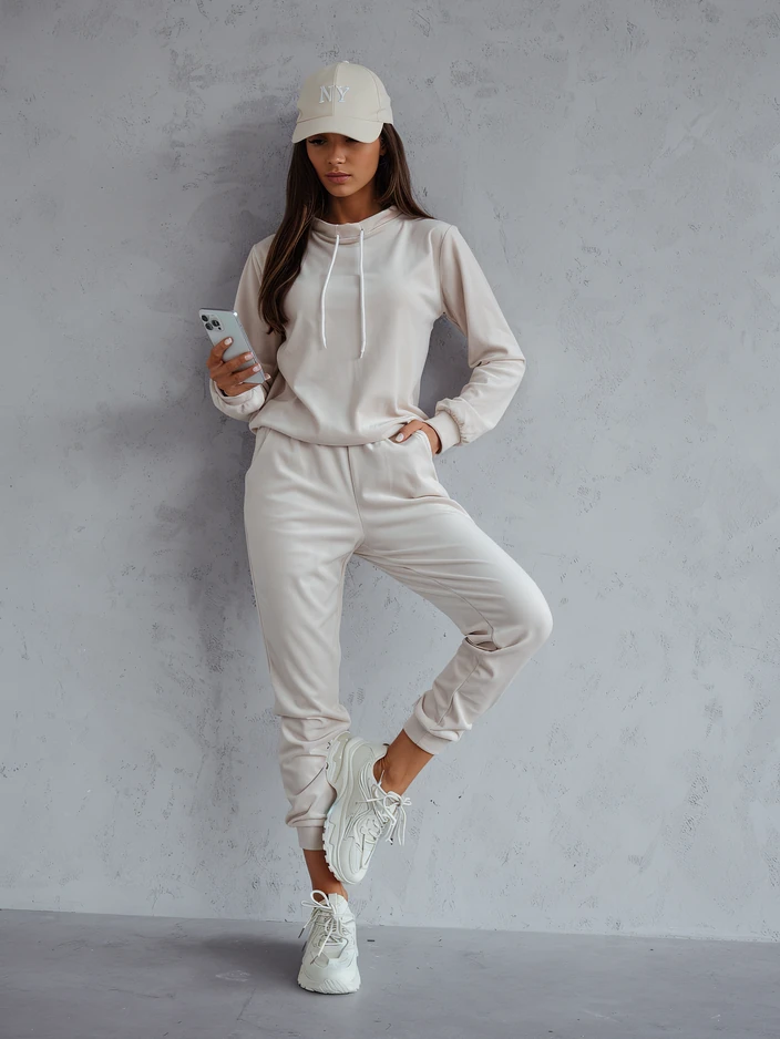 Royalfashion Женски комплект от велур.