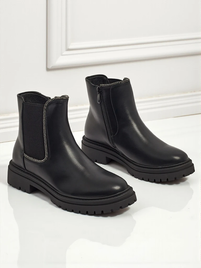 Боти от екологична кожа с цирконии Novira