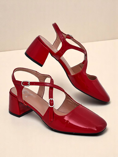 Royalfashion Дамски обувки на нисък ток с декоративни каишки Lollita