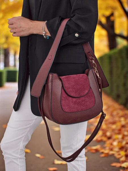 Малка дамска чанта от еко кожа Golden Whisper