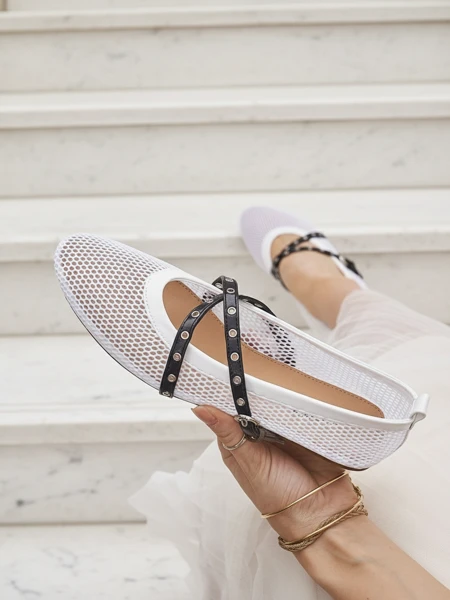 Балеринки Royalfashion Calista Bianca – мрежести бели дамски обувки с черни ленти