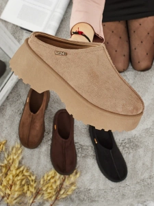 светлокафяв