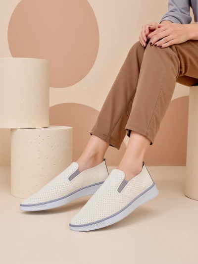 Royalfashion Дамски перфорирани спортни обувки Musio