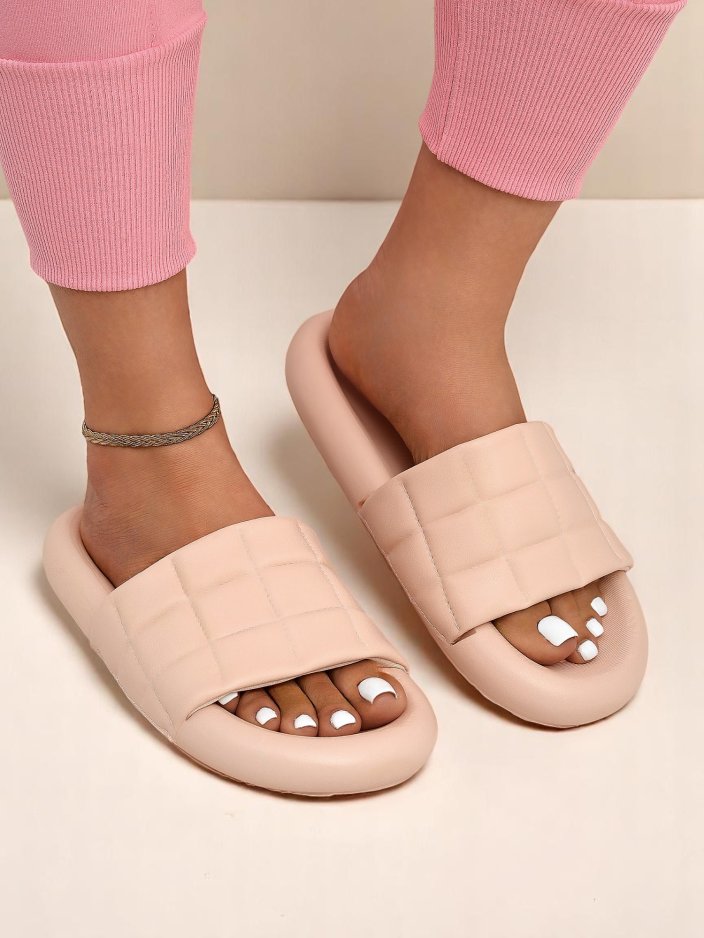 Royalfashion Дамски чехли на равна подметка Quilt Walk