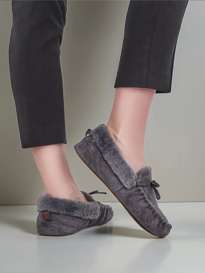 Royalfashion Женски мокасини с козина Ahtikes