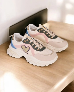 Многоцветен