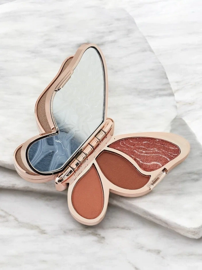 Палитра от 6 сенки за очи с форма на пеперуда 0112г