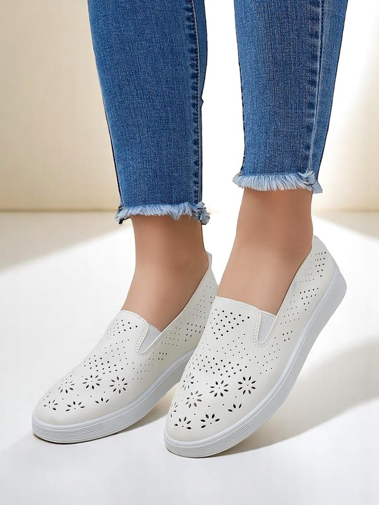 Royalfashion Ажурни дамски обувки без връзки Mayla