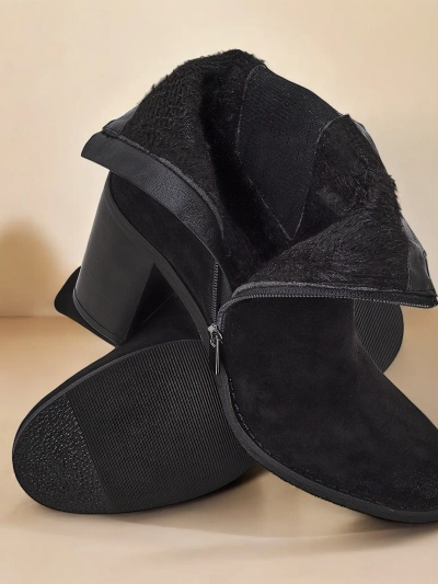 Royalfashion Дамски боти от еко велур на блок ток Cesios