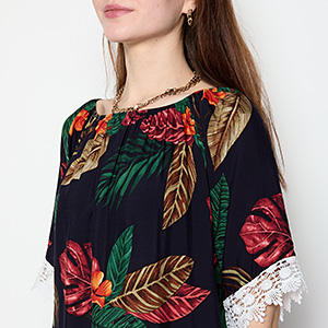 Тъмносиньо