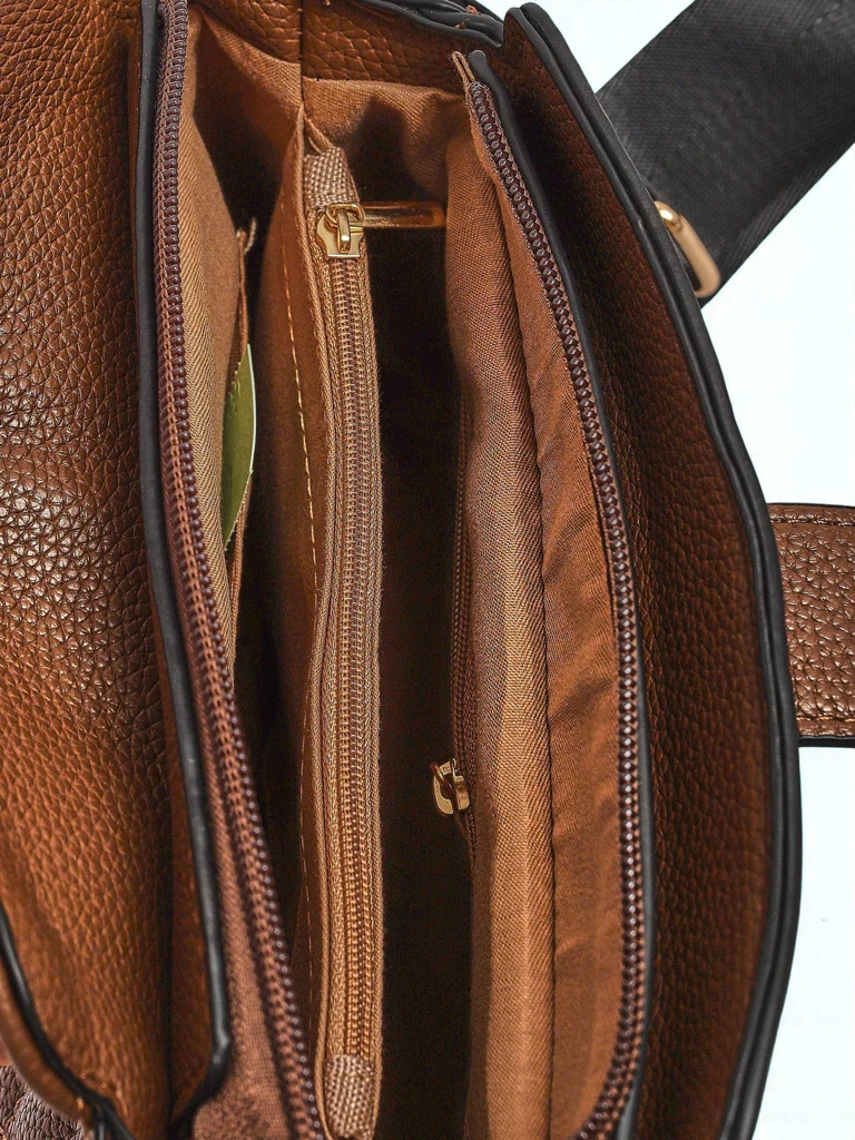 Дамска чанта Aurelia – тъмнокафява, екологична патентована кожа, 22x20cm