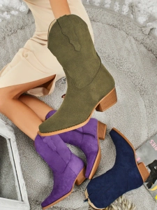 тъмнозелено