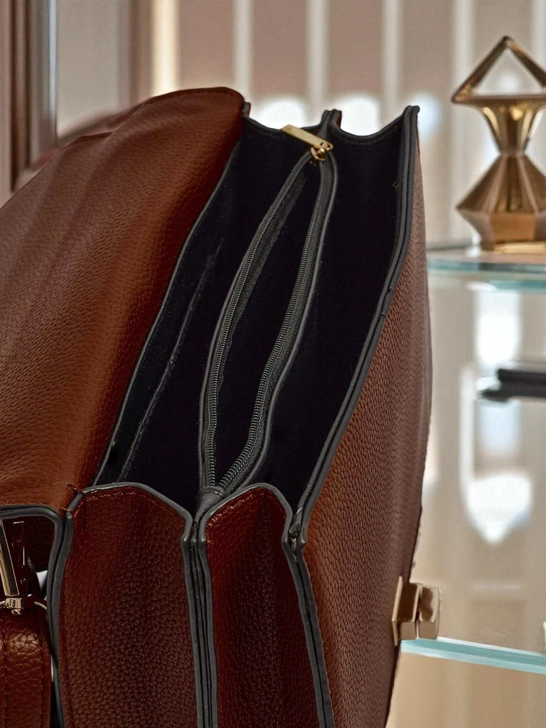 Малка дамска чанта от еко кожа Karelia