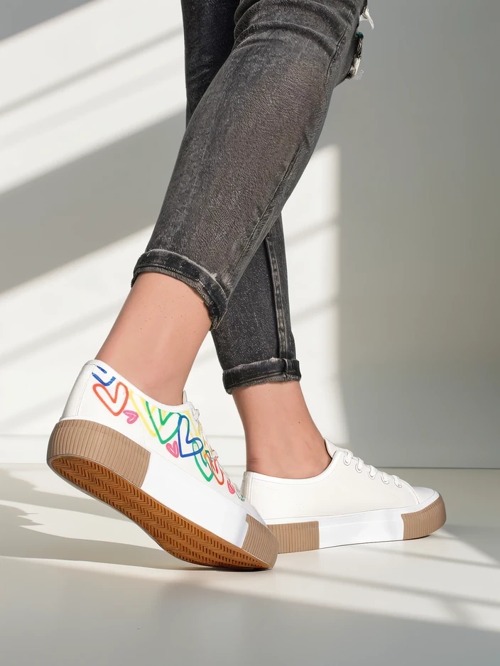 Royalfashion дамски кецове с принт на сърца Sercess