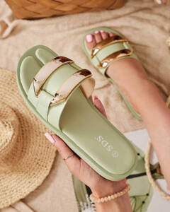 тъмнозелено