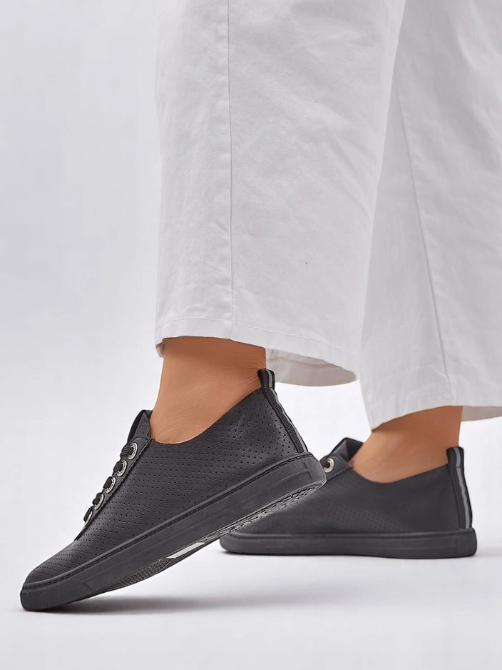 Royalfashion дамски маратонки с камъчета Cytorrie