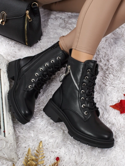 Дамски боти работни с декорации Kassira