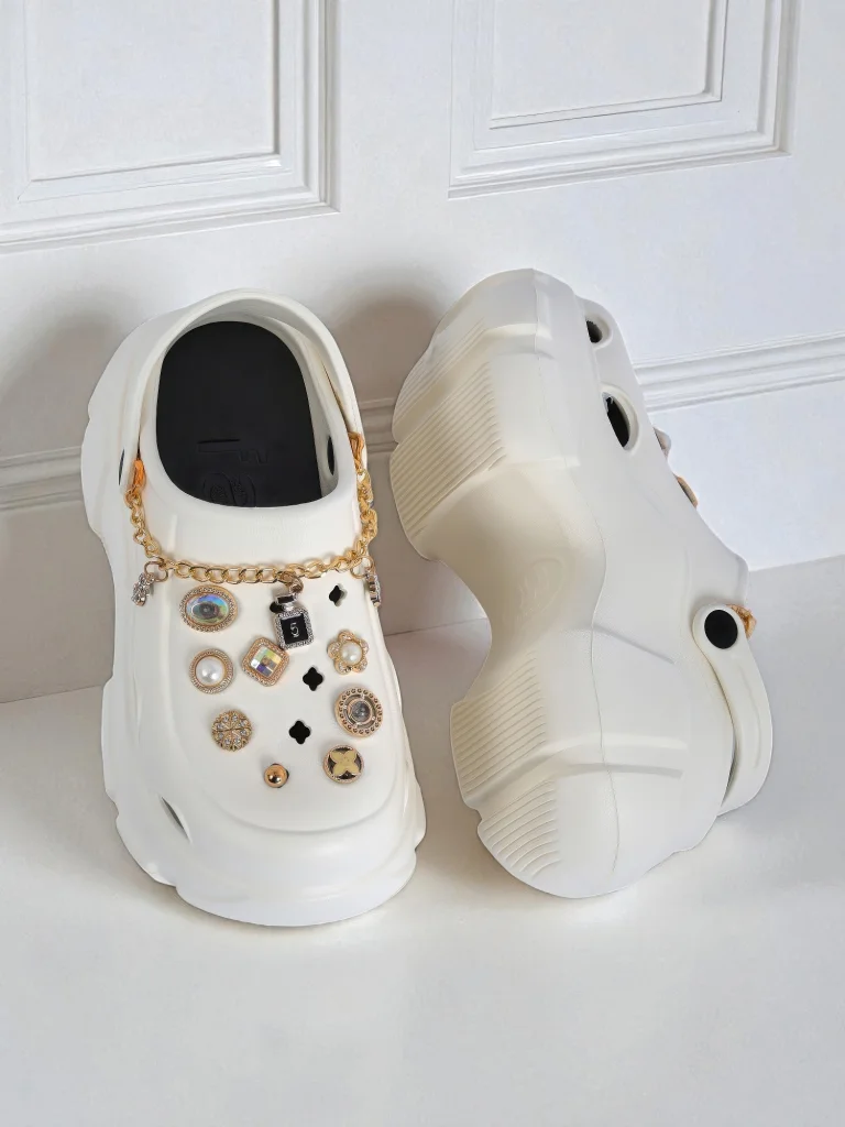 Сандали Caligae Aurelia Bianca с декорации chain в стил glamour