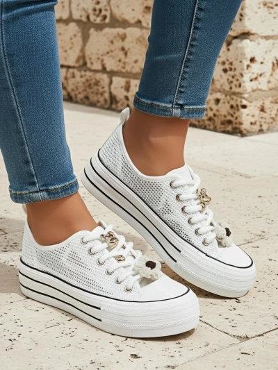 Royalfashion Женски перфорирани маратонки с декорации Osdo