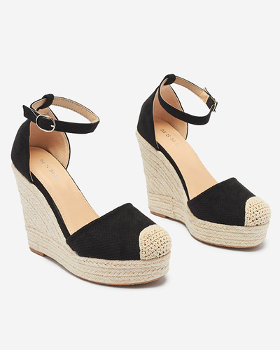 Royalfashion Черни дамски сандали на платформа Meylasi