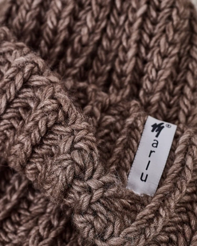 Шапка с пухче от трикотаж за жени на Royalfashion