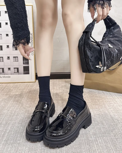 Royalfashion Дамски патентован мокасини Afidale