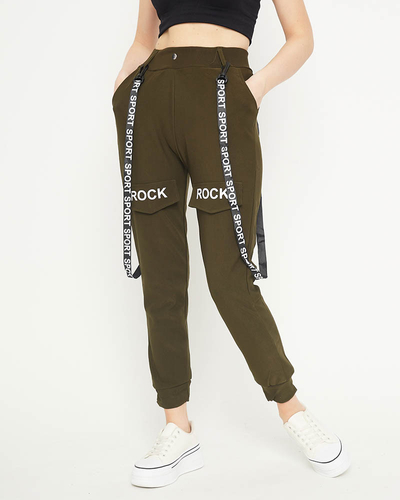 Ciemnozielone damskie materiałowe spodnie typu bojówki z szelkami - Odzież