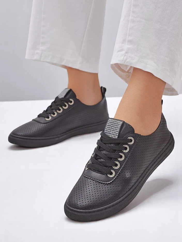 Royalfashion дамски маратонки с камъчета Cytorrie