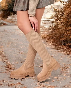 светлокафяв