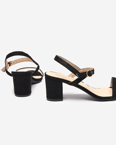 Sandały damskie na słupku w kolorze czarnym Usopi- Obuwie