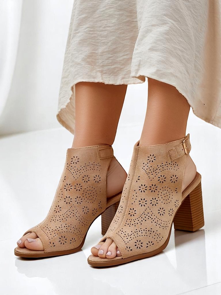 Royalfashion дамски сандали с изрязани елементи и дебел ток Abetle