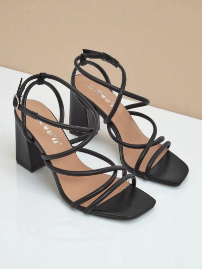 Royalfashion Дамски сандали на дебел ток Elysia