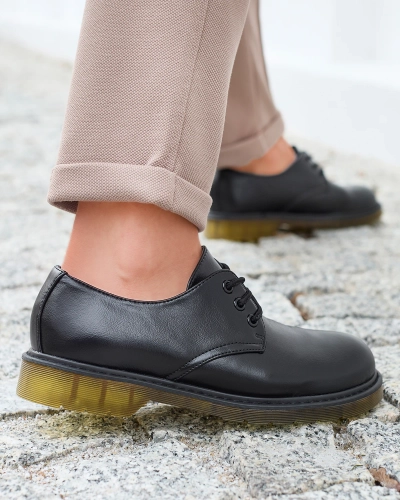 Черни дамски полуобувки Heloso- Footwear