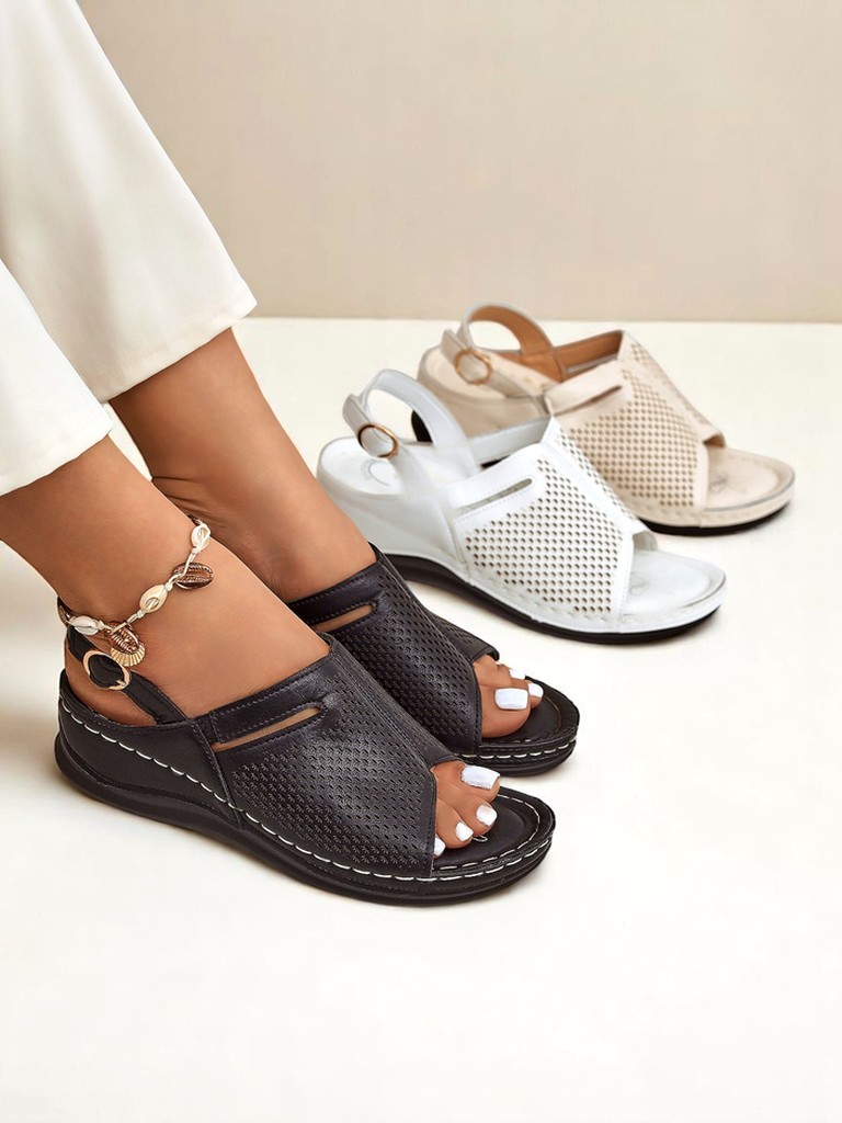 Royalfashion Дамски сандали на нисък ток Mira