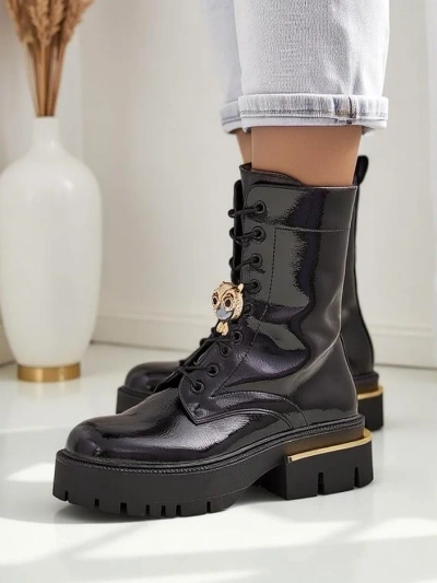 Royalfashion дамски боти с патентна кожа Tesiolle