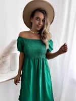 тъмнозелено