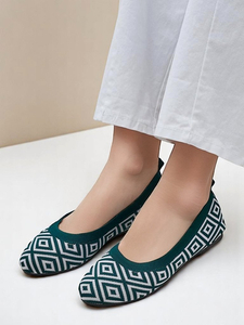 тъмнозелено