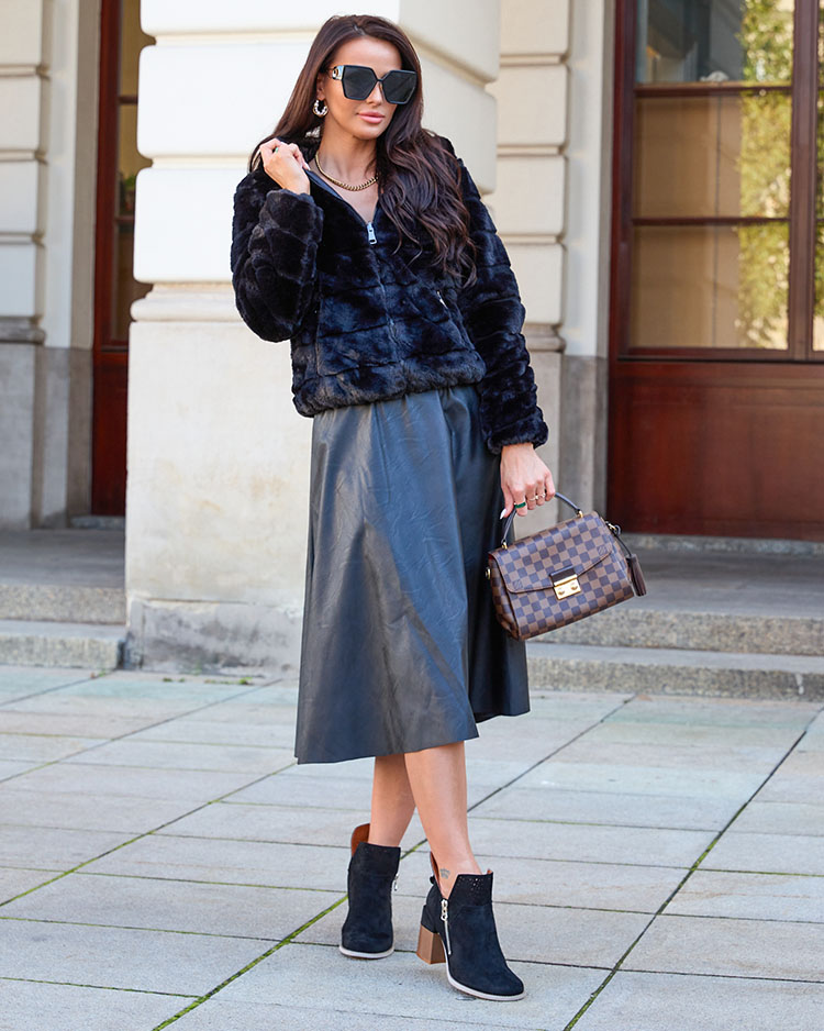 Royalfashion Двустранно дамско яке с косъм в черно