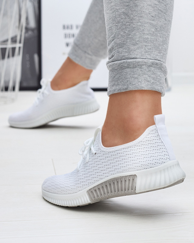 Бели дамски спортни обувки от плат Vobbu- Footwear