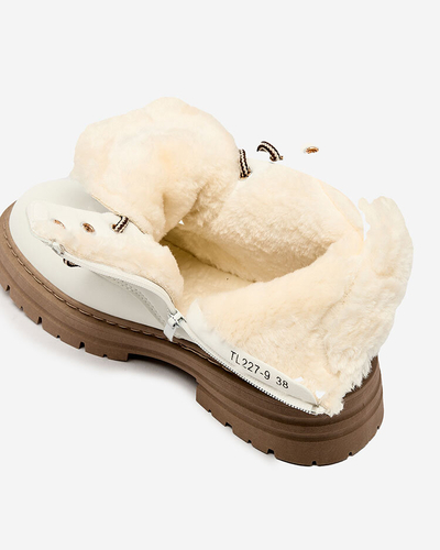 Royalfashion Бели дамски изолирани ботуши тип "трапер" Radoras