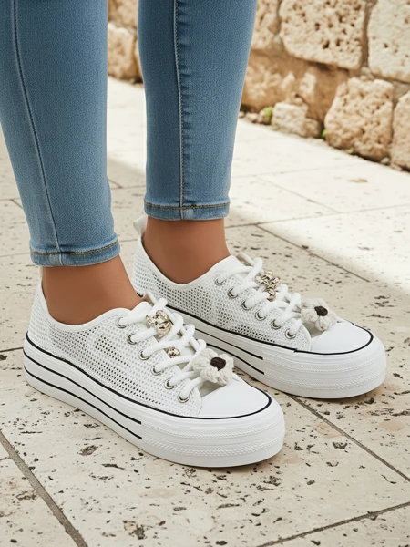 Royalfashion Женски перфорирани маратонки с декорации Osdo