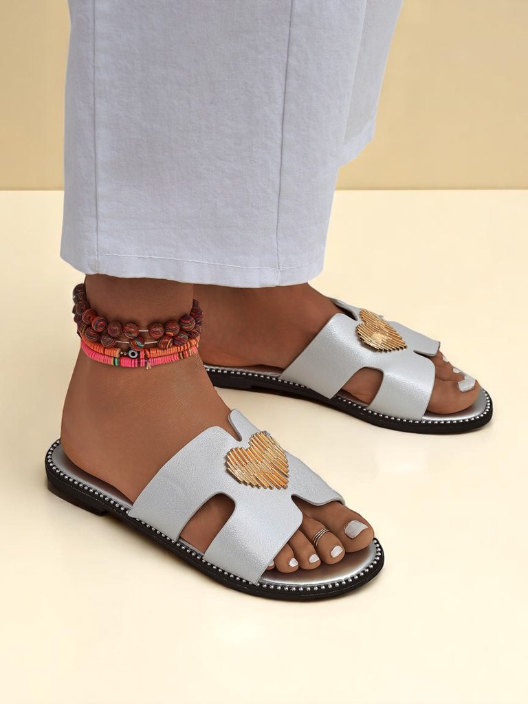 Royalfashion Дамски чехли на равна подметка Heart Chic